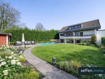 Haus zum Kaufen in Leichlingen Rheinland 975.000,00 EUR 274 m²