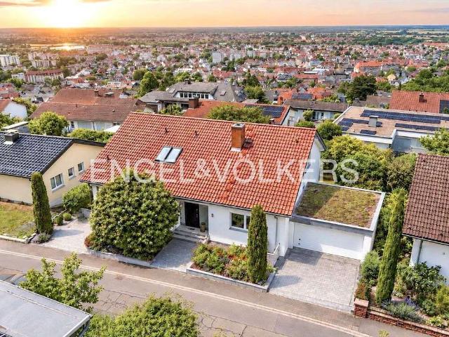 Haus zum Kaufen in Leimen 1.350.000,00 EUR 405 m²