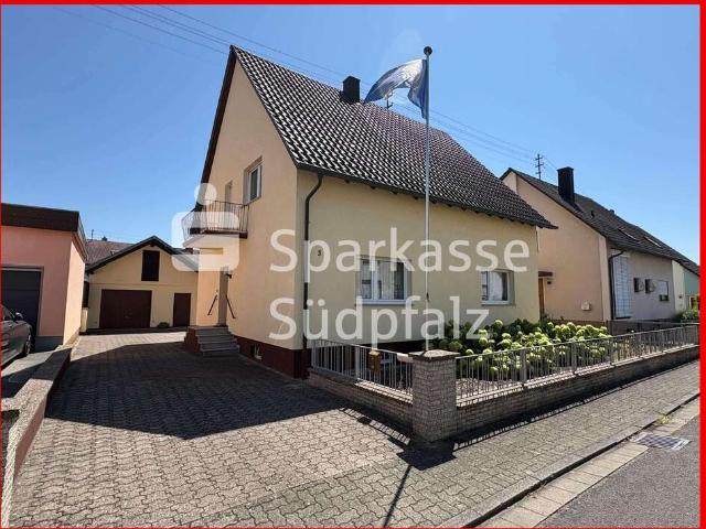 Haus zum Kaufen in Leimersheim 395.000,00 EUR 137.68 m²