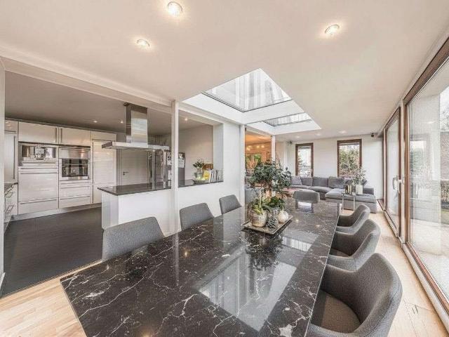 Haus zum Kaufen in Leipzig 890.000,00 EUR 250 m²