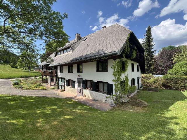 Haus zum Kaufen in Lenzkirch 398.000,00 EUR 430 m²