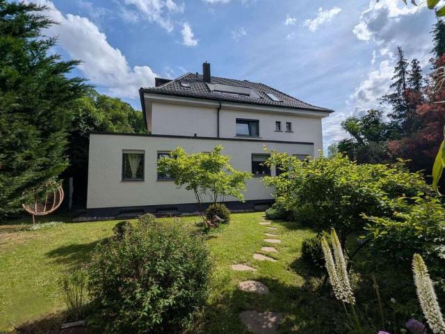 Haus zum Kaufen in Leonberg 1.490.000,00 EUR 242.55 m²