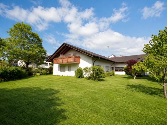 Haus zum Kaufen in Leonberg 1.150.000,00 EUR 197 m²