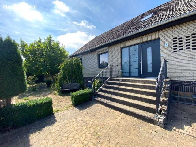 Haus zum Kaufen in Lindhorst 349.000,00 EUR 180 m²