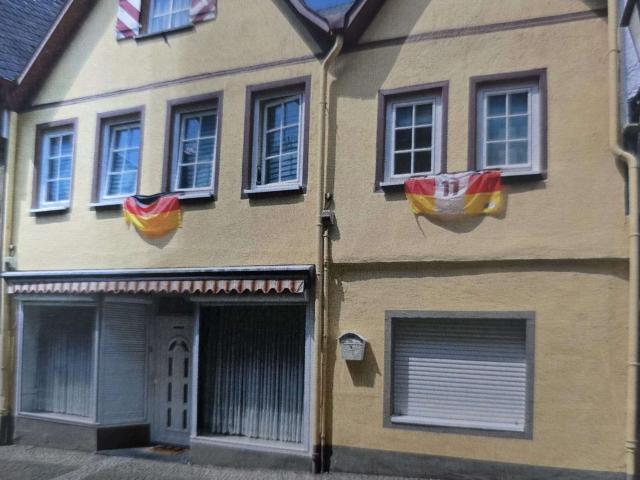 Haus zum Kaufen in Linz am Rhein 375.000,00 EUR 176 m²
