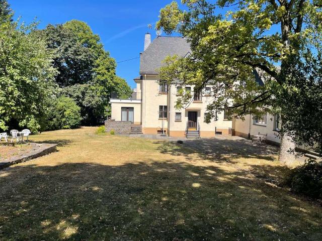 Haus zum Kaufen in Lutzerath 295.000,00 EUR 338 m²