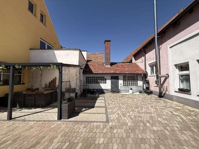 Haus zum Kaufen in Lülsfeld 395.000,00 EUR 260 m²