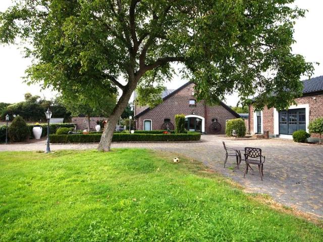 Haus zum Kaufen in Moers 1.900.000,00 EUR 356 m²