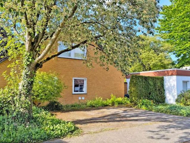 Haus zum Kaufen in Moers 379.000,00 EUR 203.34 m²