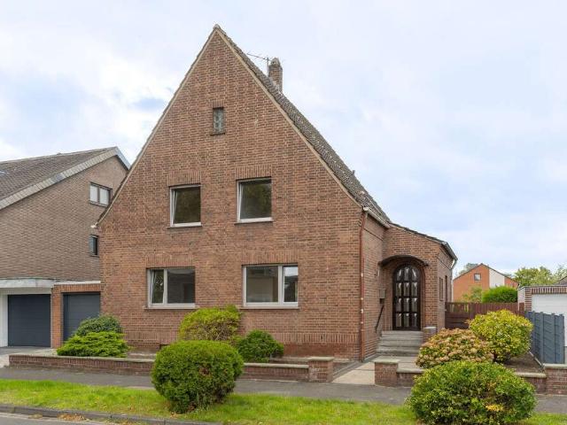Haus zum Kaufen in Moers 449.900,00 EUR 166.61 m²