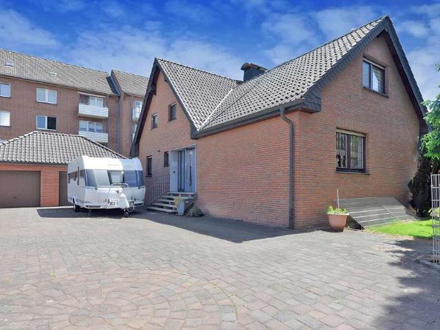 Haus zum Kaufen in Moers 599.000,00 EUR 143.52 m²