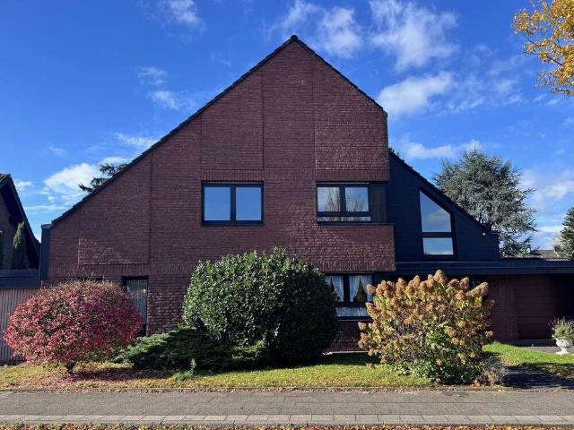 Haus zum Kaufen in Moers 650.000,00 EUR 209.9 m²