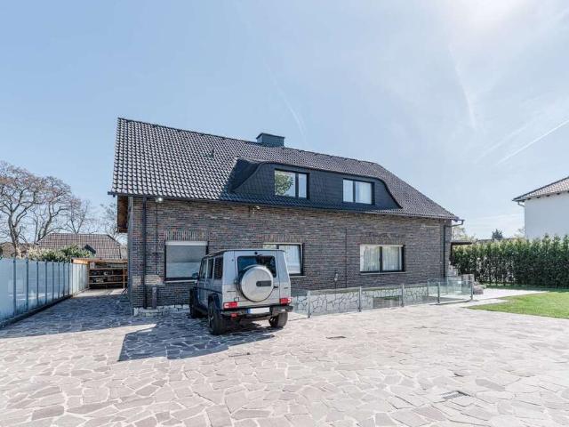 Haus zum Kaufen in Moers 875.000,00 EUR 280 m²