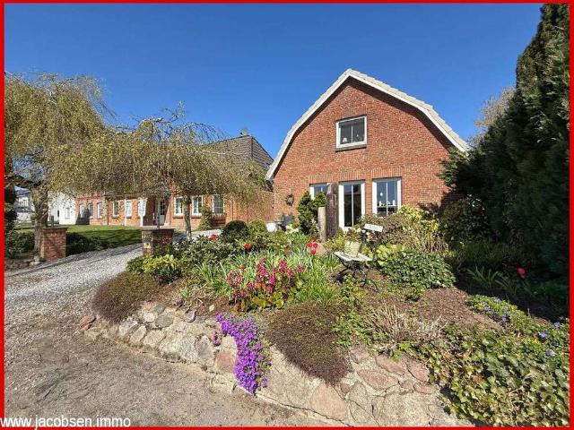 Haus zum Kaufen in Mohrkirch 595.000,00 EUR 510.72 m²