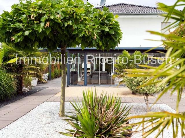 Haus zum Kaufen in Mönchengladbach Bettrath Hoven 945.000,00 EUR 175.29 m²