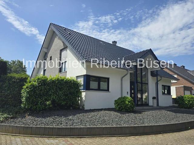 Haus zum Kaufen in Mönchengladbach 1.149.000,00 EUR 212.72 m²