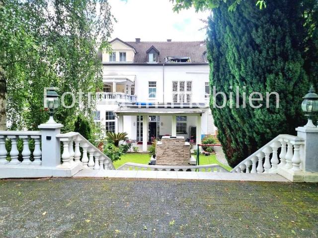 Haus zum Kaufen in Mönchengladbach 1.350.000,00 EUR 700 m²