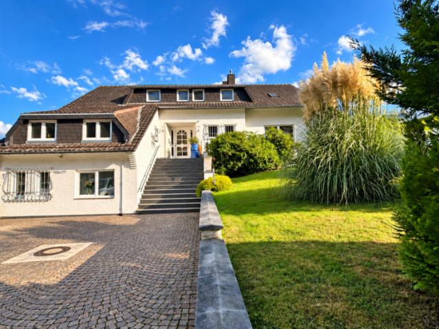 Haus zum Kaufen in Mönchengladbach 949.000,00 EUR 290 m²