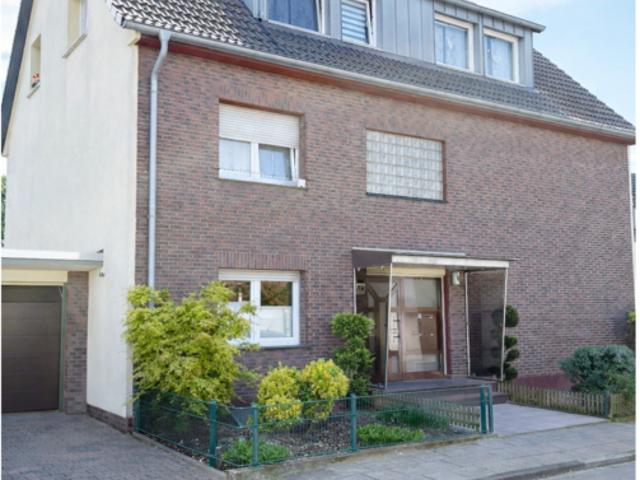 Haus zum Kaufen in Monheim 770.000,00 EUR 233 m²