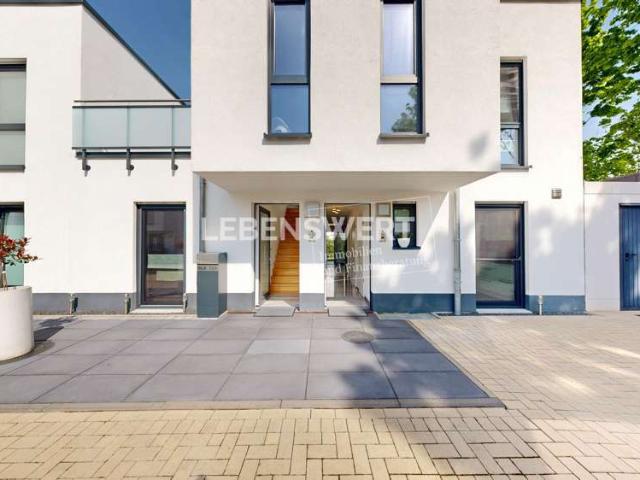 Haus zum Kaufen in Monheim am Rhein 695.000,00 EUR 144 m²