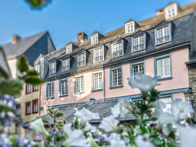Haus zum Kaufen in Monschau 1.450.000,00 EUR 342.4 m²