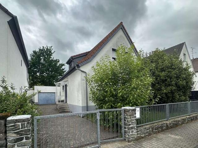 Haus zum Kaufen in Mörfelden Walldorf 630.000,00 EUR 210 m²