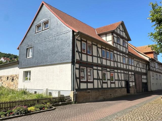 Haus zum Kaufen in Morschen 319.000,00 EUR 240 m²