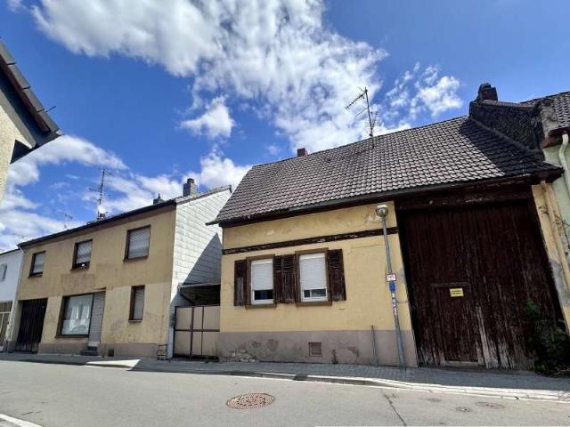 Haus zum Kaufen in Mainz Kostheim 385.000,00 EUR 200 m²