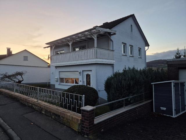 Haus zum Kaufen in Marburg Elnhausen 279.000,00 EUR 167.89 m²
