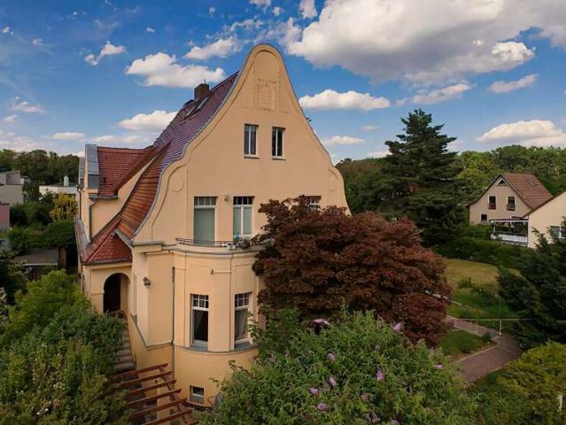 Haus zum Kaufen in Markkleeberg 1.600.000,00 EUR 489 m²