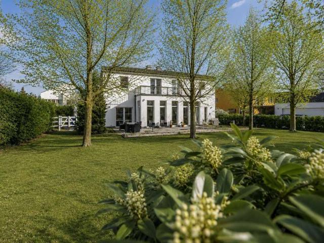 Haus zum Kaufen in Markkleeberg 2.100.000,00 EUR 303 m²