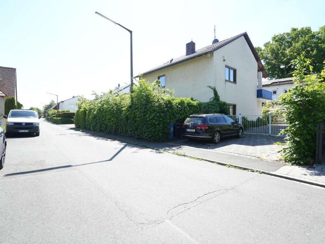 Haus zum Kaufen in Marloffstein 889.000,00 EUR 252.26 m²