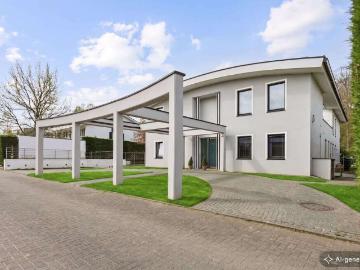 Haus zum Kaufen in Meerbusch Büderich 3.980.000,00 EUR 472 m²