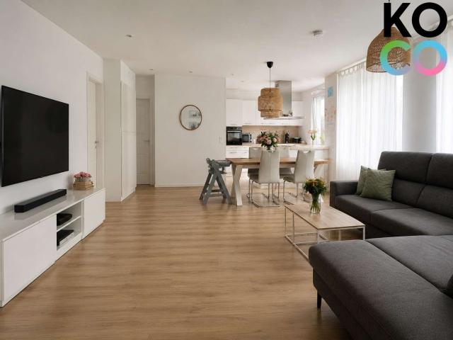 Haus zum Kaufen in Meerbusch 1.330.000,00 EUR 455 m²