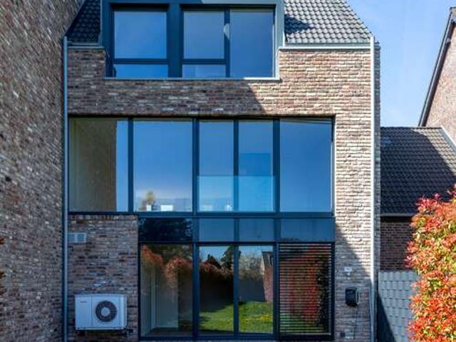 Haus zum Kaufen in Meerbusch 1.385.000,00 EUR 260 m²