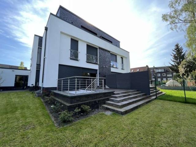 Haus zum Kaufen in Meerbusch 1.700.000,00 EUR 277 m²
