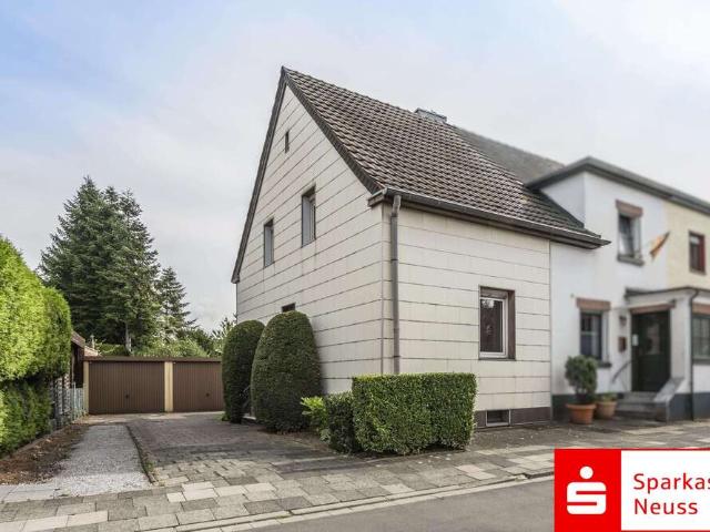 Haus zum Kaufen in Meerbusch 260.000,00 EUR 74.71 m²