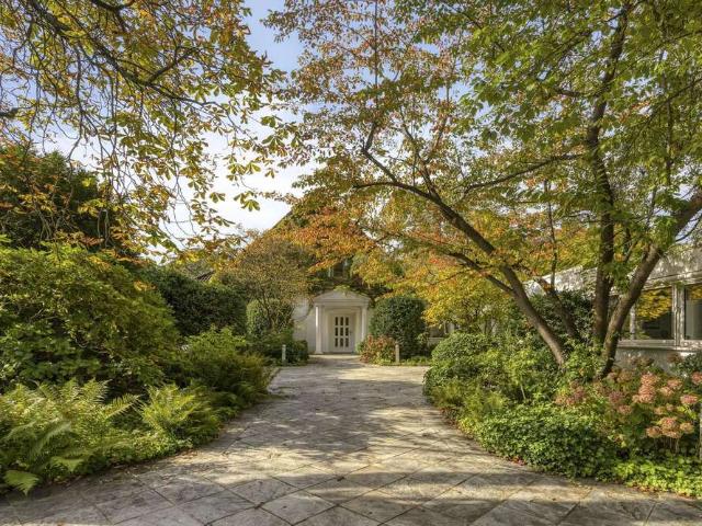 Haus zum Kaufen in Meerbusch 2.250.000,00 EUR 330 m²