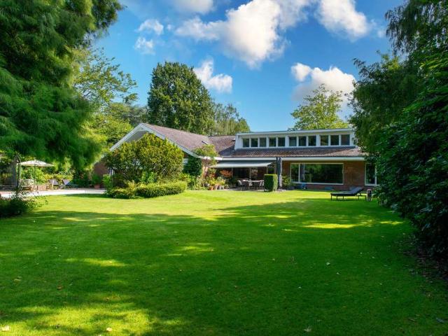 Haus zum Kaufen in Meerbusch 4.800.000,00 EUR 492 m²