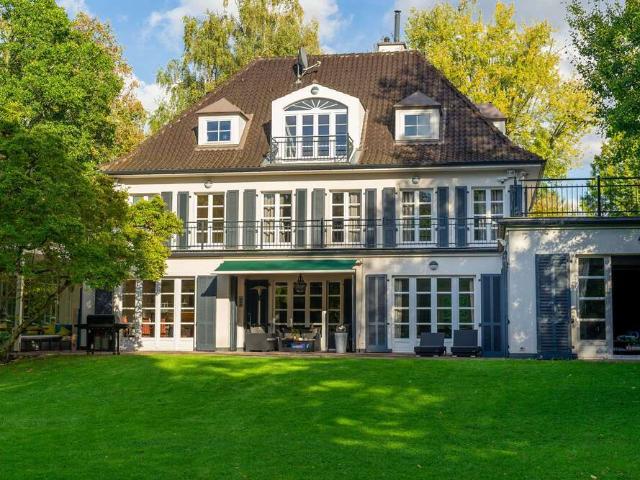 Haus zum Kaufen in Meerbusch 5.750.000,00 EUR 466 m²