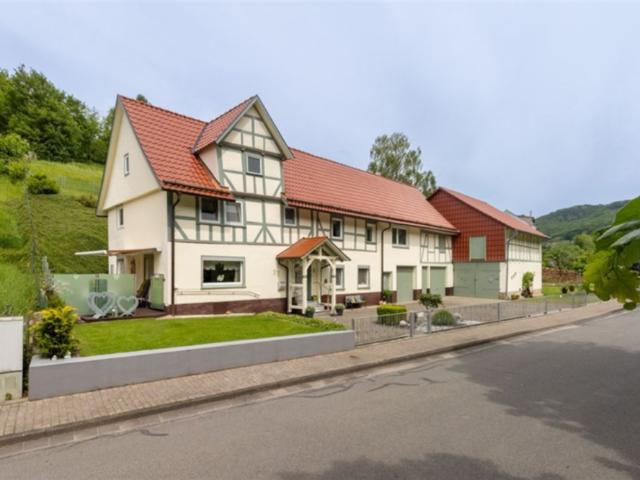 Haus zum Kaufen in Meinhard 250.000,00 EUR 184 m²