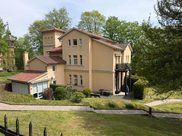 Haus zum Kaufen in Meiningen 750.000,00 EUR 448.25 m²