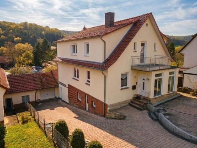 Haus zum Kaufen in Melsungen 365.000,00 EUR 230 m²