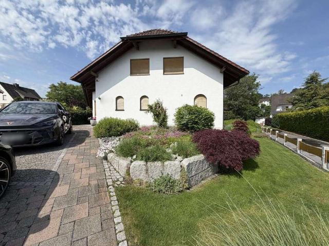 Haus zum Kaufen in Menden Hüingsen 735.000,00 EUR 208 m²