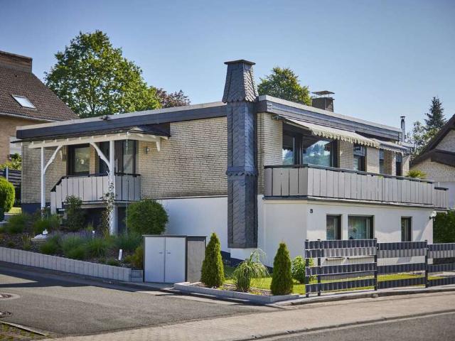 Haus zum Kaufen in Meschede 330.000,00 EUR 230 m²