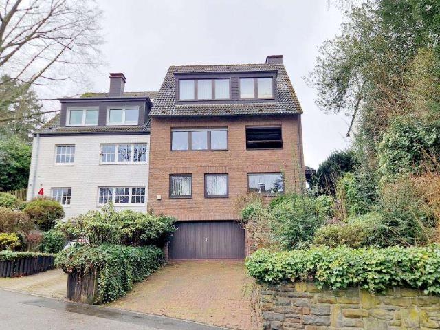Haus zum Kaufen in Mülheim 449.000,00 EUR 215.99 m²