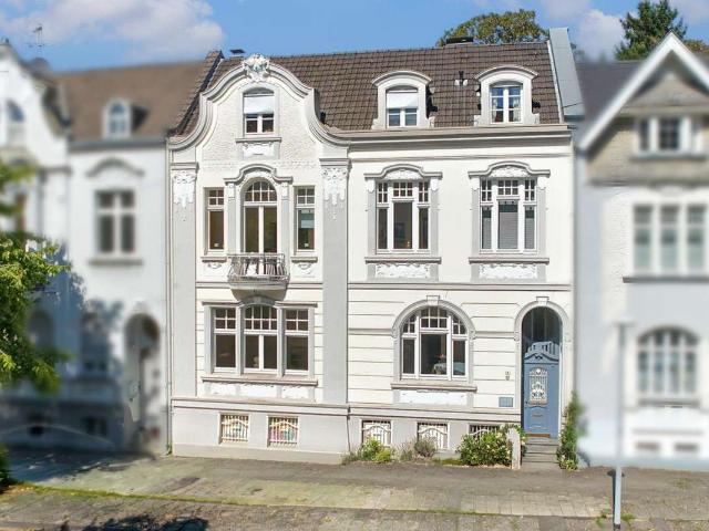 Haus zum Kaufen in Mülheim 950.000,00 EUR 318 m²