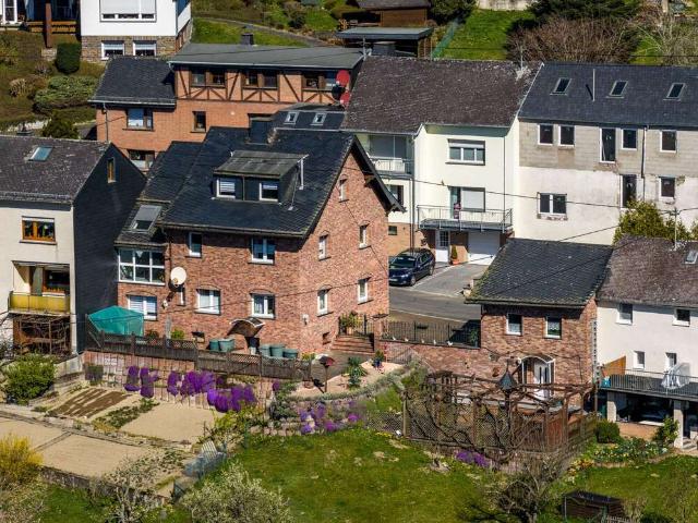 Haus zum Kaufen in Müllenbach 449.000,00 EUR 239.42 m²