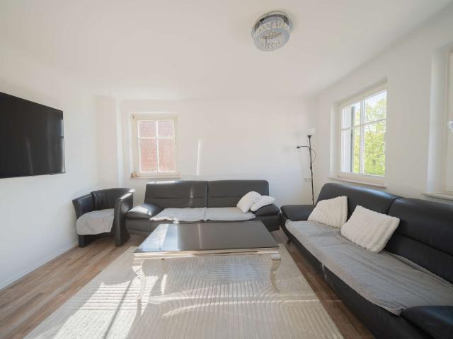 Haus zum Kaufen in Mundelsheim 360.000,00 EUR 180 m²