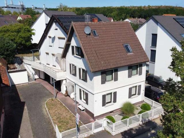 Haus zum Kaufen in Nöttingen 485.000,00 EUR 253 m²